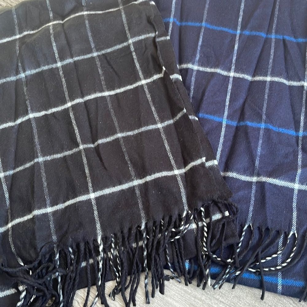 London Fog  Lot of 2 Scarves . New . Made in Germany